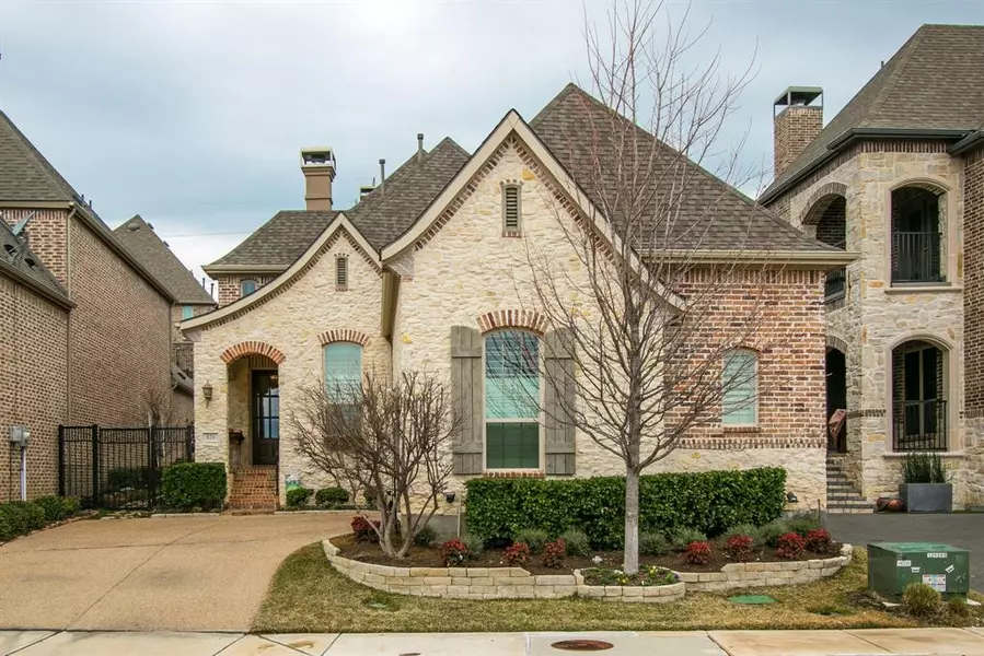 820 Ontzlake Drive, Lewisville, TX 75056