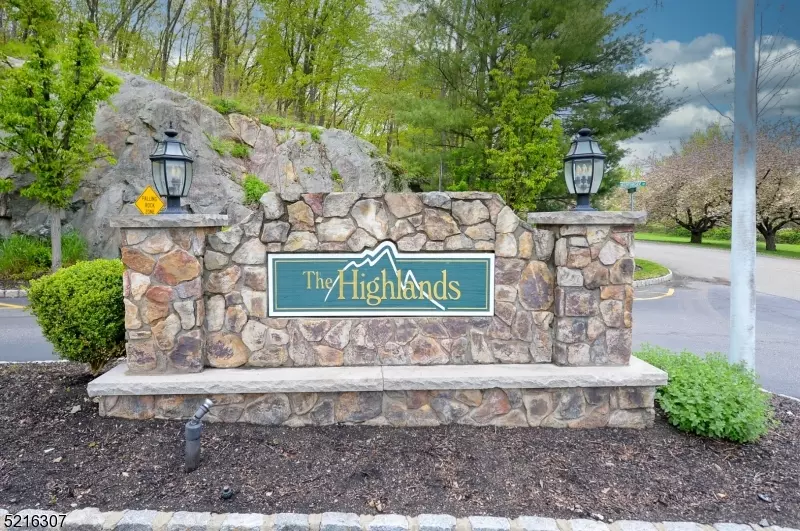 17 Mountainside Dr #17, Pompton Lakes Boro, NJ 07442