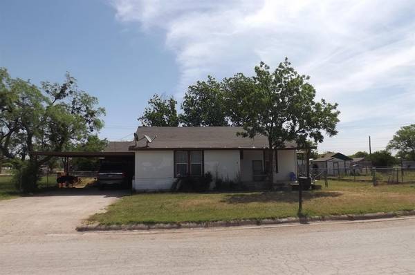 241 NW Avenue F, Hamlin, TX 79520