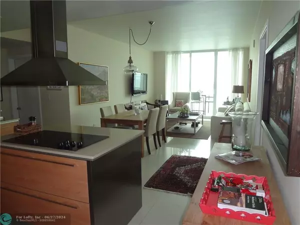 218 SE 14  #1905, Miami, FL 33131