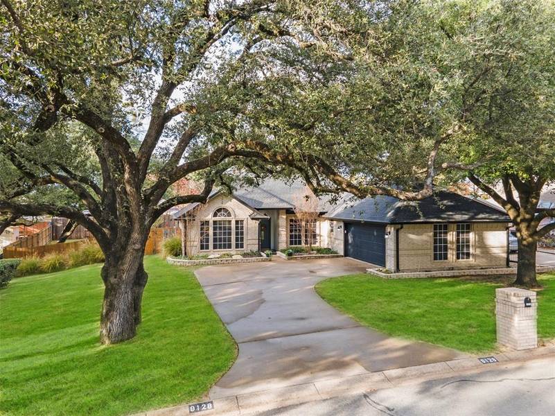 9128 Timber Oaks Drive, Fort Worth, TX 76179