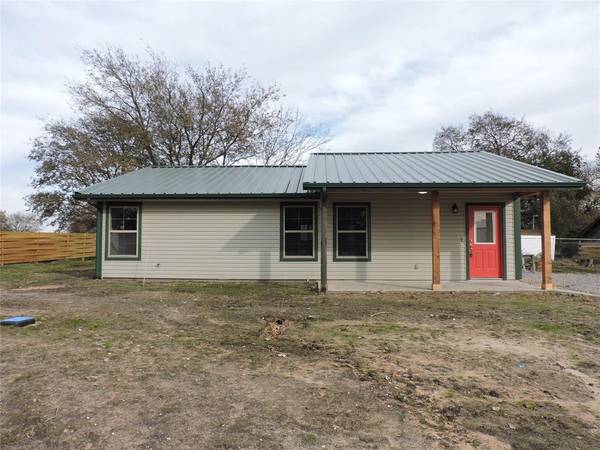 402 Cleveland, Bailey, TX 75413