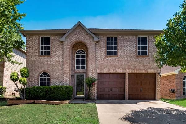 2828 Earle Drive, Grand Prairie, TX 75052