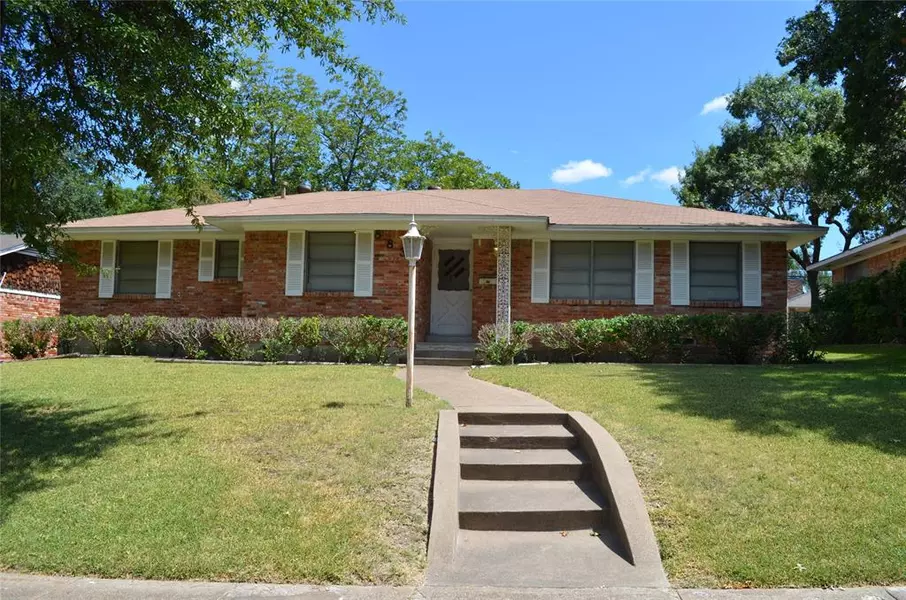 8832 Sweetwater Drive, Dallas, TX 75228