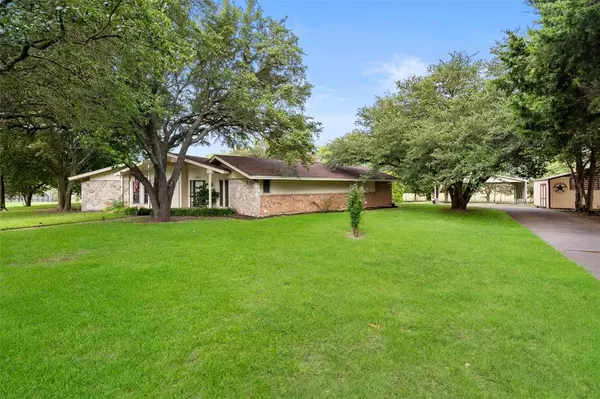 Desoto, TX 75115,1352 W Hulgan Circle