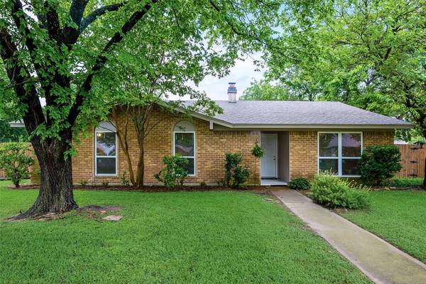 320 Running Brook Lane, Mesquite, TX 75149