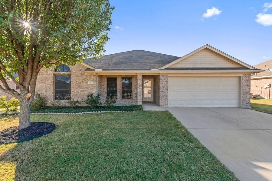 722 E SHEILA Circle, Joshua, TX 76058