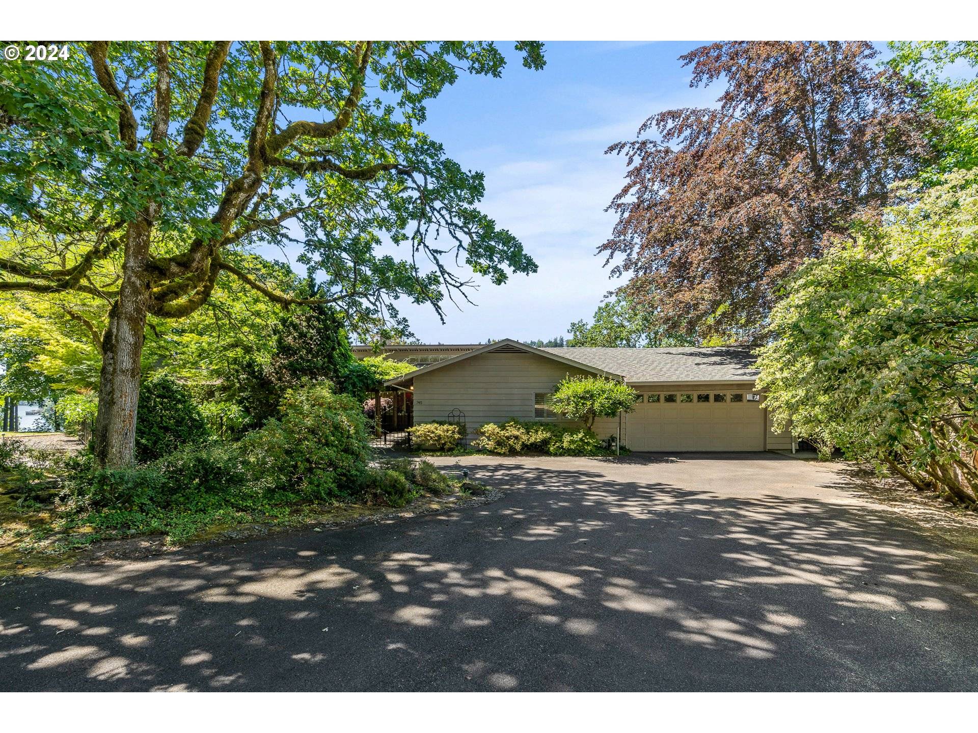 745 TERRACE DR, Lake Oswego, OR 97034