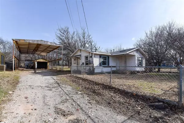 Bowie, TX 76230,711 W Pecan Street