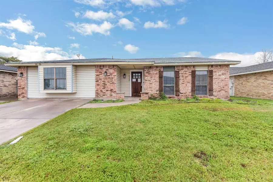 4125 Longstraw Drive, Fort Worth, TX 76137