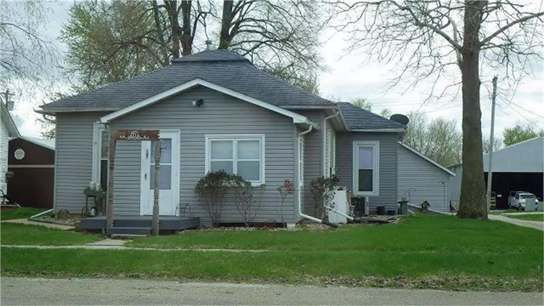 107 W Front, Wayland, IA 52654