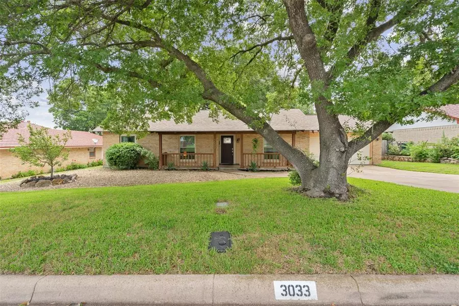 3033 Gunnison Trail, Fort Worth, TX 76116