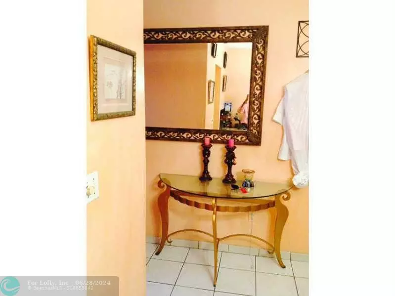 Miami Gardens, FL 33179,19000 NE 3rd Ct  #404