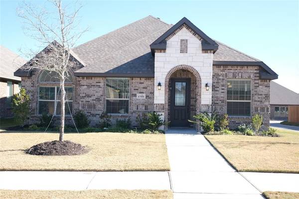 1700 Overland Drive, Waxahachie, TX 75165