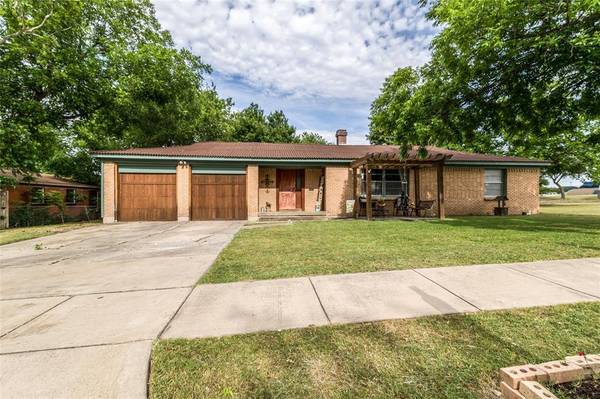 875 Odie, White Settlement, TX 76108