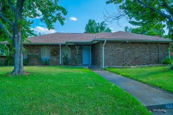 312 E Scotland, Irving, TX 75062