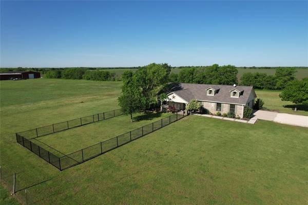 132 Windmill, Tioga, TX 76271