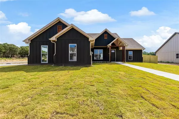 2028 Rattler Way,  Tolar,  TX 76476