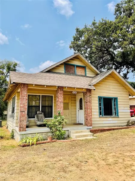 6028 Forest Hill Drive, Forest Hill, TX 76119