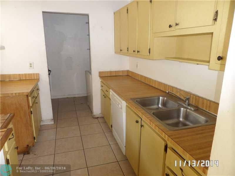 North Lauderdale, FL 33068,818 SW 73rd Ave  #5