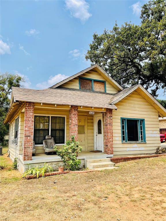 6028 Forest Hill Drive, Forest Hill, TX 76119