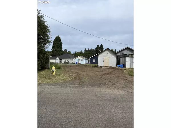 Kelso, WA 98626,814 WOOD AVE