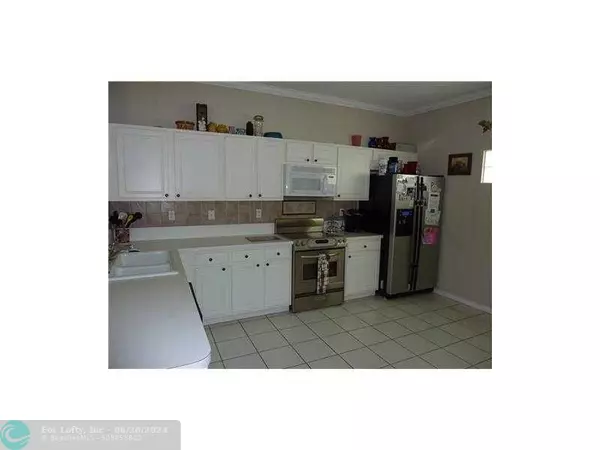 Green Acres, FL 33413,220 CARIBE CT