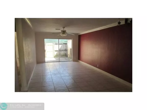 North Lauderdale, FL 33068,728 SW 73rd Ave  #25