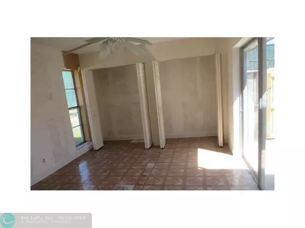 North Lauderdale, FL 33068,728 SW 73rd Ave  #25