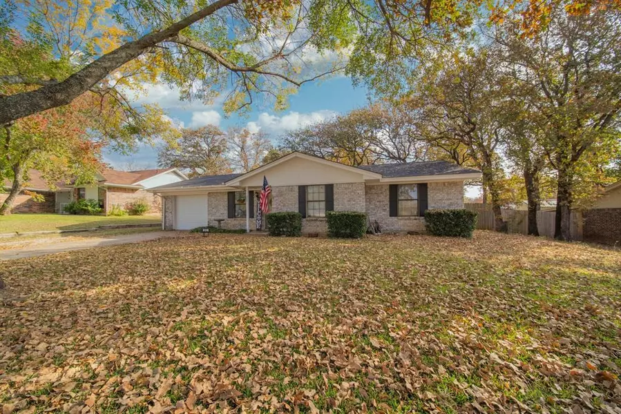 245 Lilac Lane, Azle, TX 76020