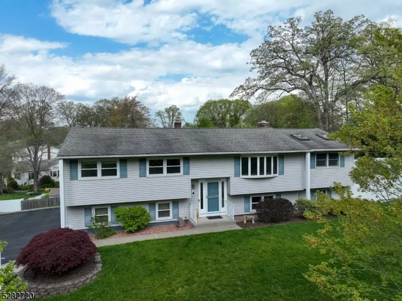 4 Totten Way, Morris Plains Boro, NJ 07950