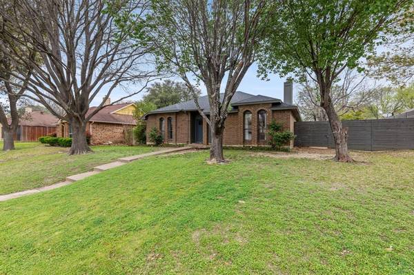 4955 Hollow Ridge Road,  Dallas,  TX 75227