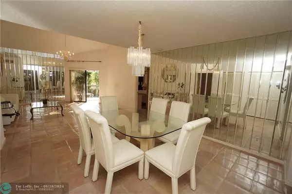 Lauderdale By The Sea, FL 33308,4140 N Ocean Dr  #206W