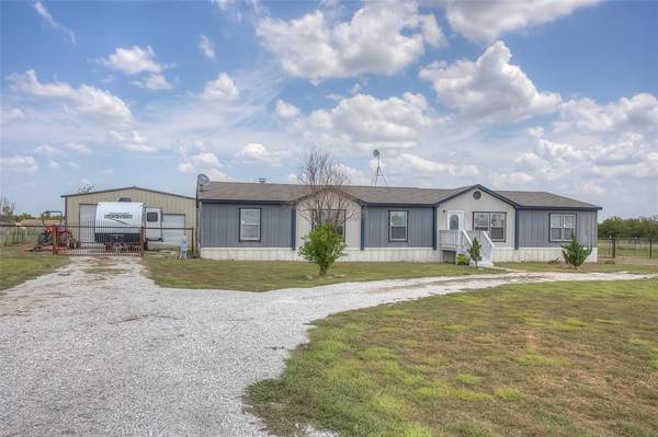 573 Pvt Rd 4732, Rhome, TX 76078