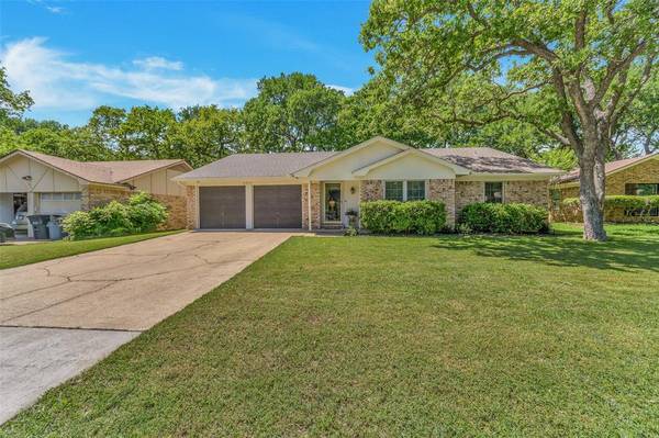 6917 Briardale Drive, North Richland Hills, TX 76182