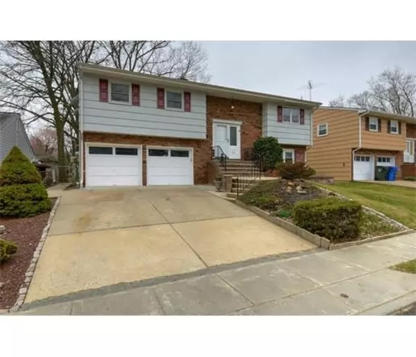 27 Fanning St, Woodbridge Twp., NJ 08863