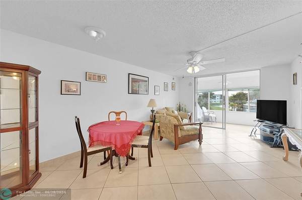 Sunrise, FL 33322,8130 Sunrise Lakes Blvd  #202