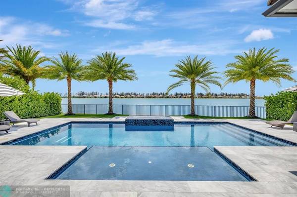 9015 Parkland Bay Dr, Parkland, FL 33076