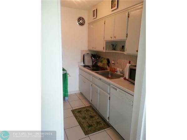 Lauderdale By The Sea, FL 33308,223 Marine Ct  #103