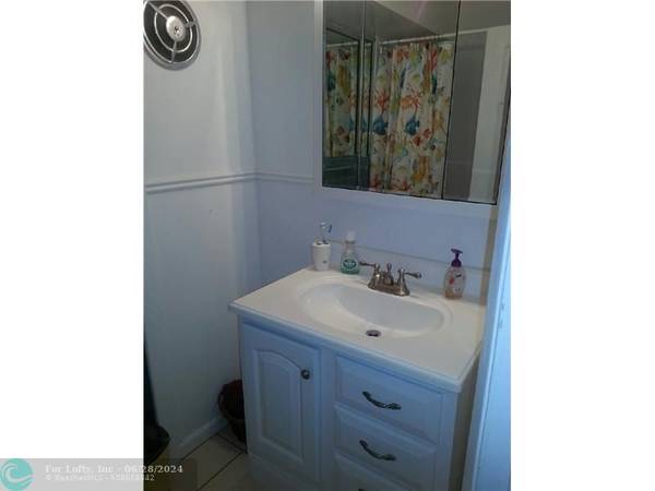 Lauderdale By The Sea, FL 33308,223 Marine Ct  #103