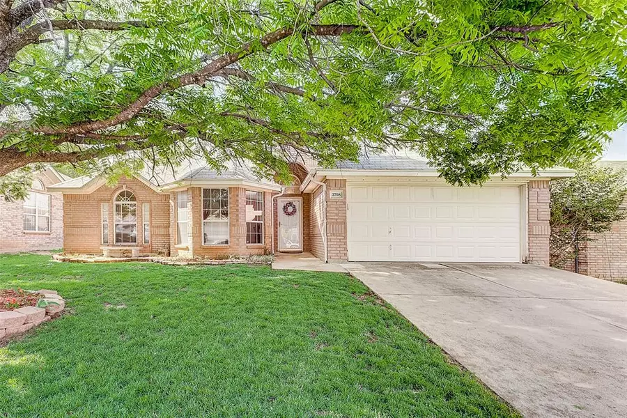 3708 Broken Pine Trail, Fort Worth, TX 76137