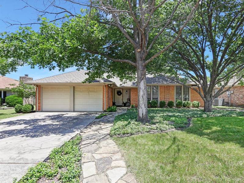 7505 Pear Tree Lane, Fort Worth, TX 76133