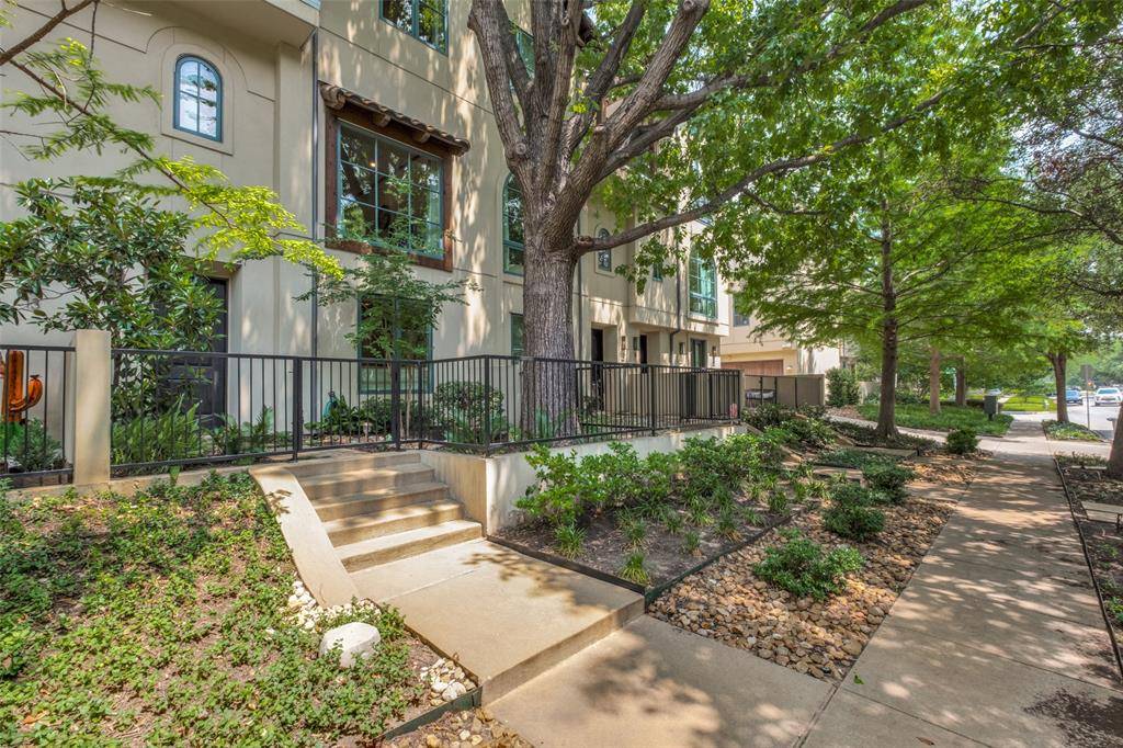 Dallas, TX 75219,4406 Bowser Avenue #14