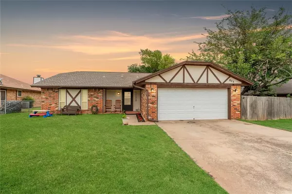 825 N Tiffany Court Way, Mustang, OK 73064