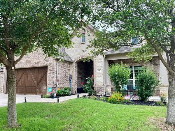 409 Whispering Willow Drive, Midlothian, TX 76065