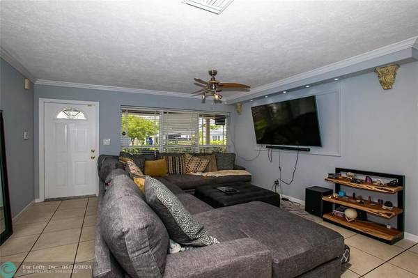 Oakland Park, FL 33334,1310 NE 42nd St