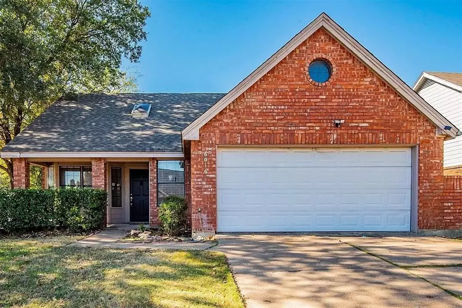 6016 Hollyleaf Drive, Arlington, TX 76017