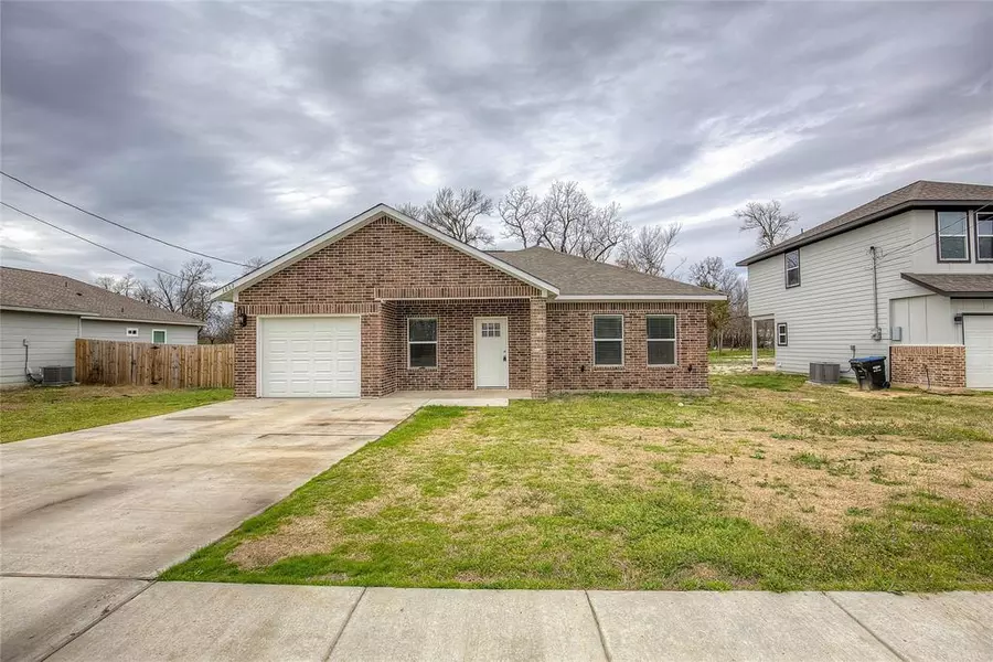 3802 College Street, Greenville, TX 75401