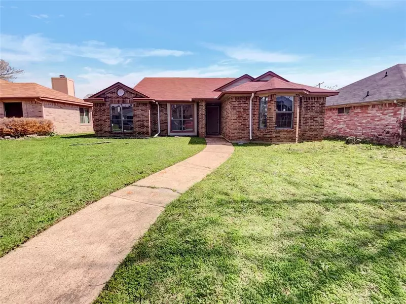 4102 Cochise Drive, Balch Springs, TX 75180