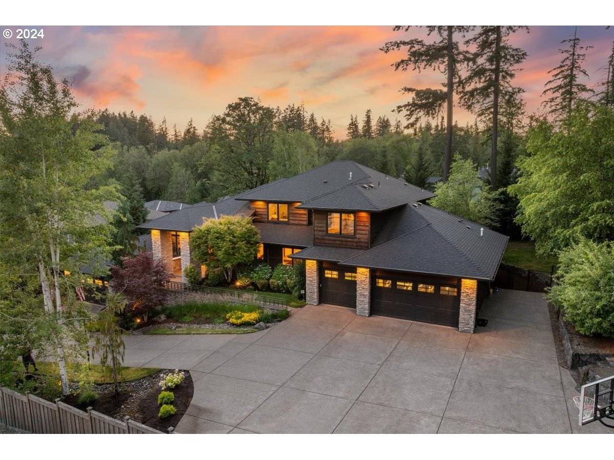 13600 GOODALL RD, Lake Oswego, OR 97034